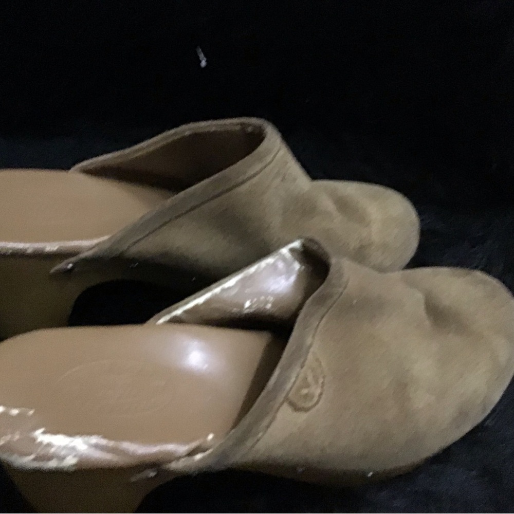 Clogs